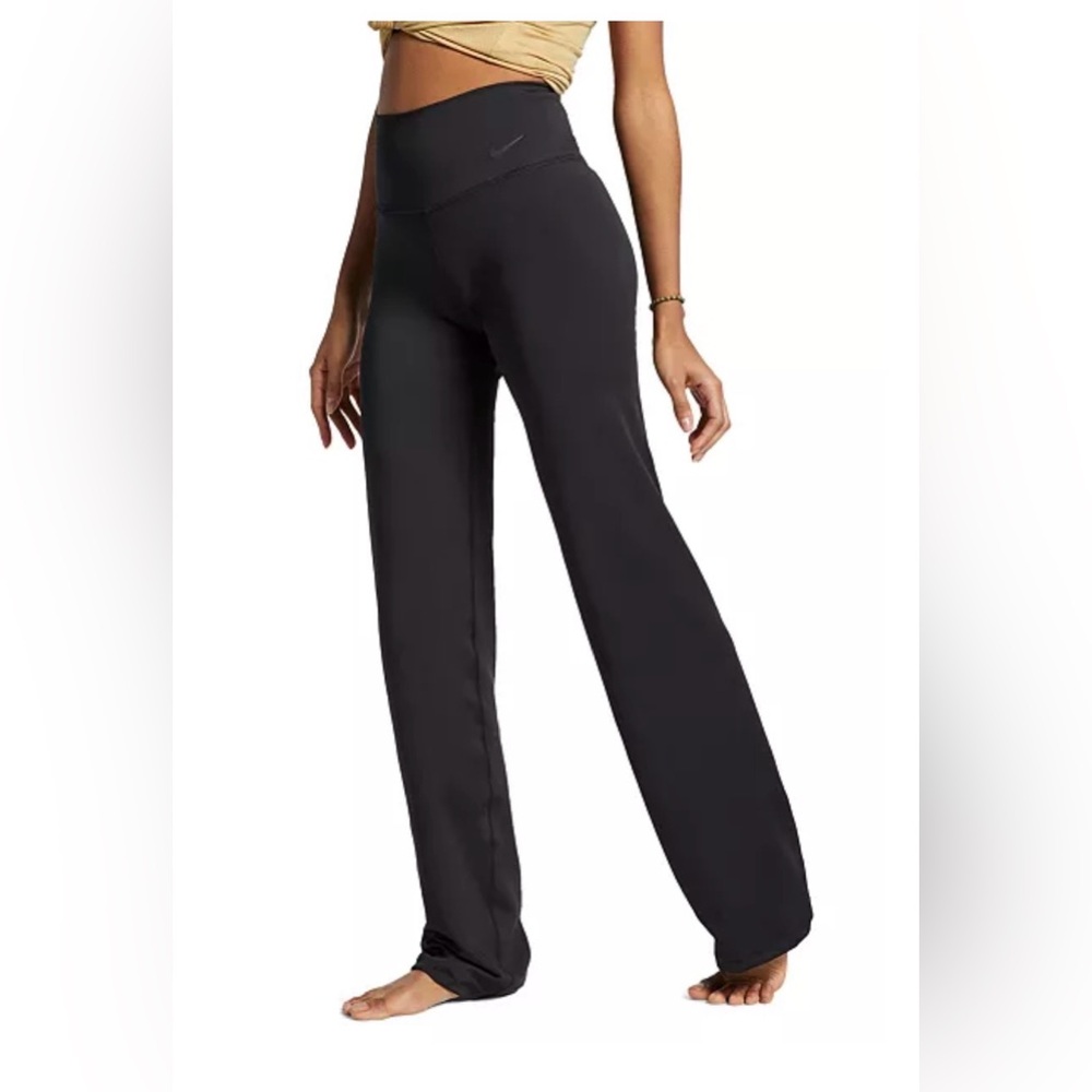 Nike Women's Black Straight Leg Yoga Pants